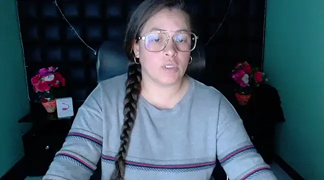 SaraThomso online show from 12.28.24