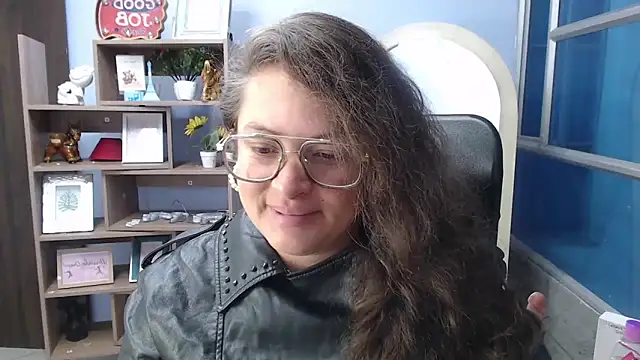 SaraThomso online show from 02.19.25