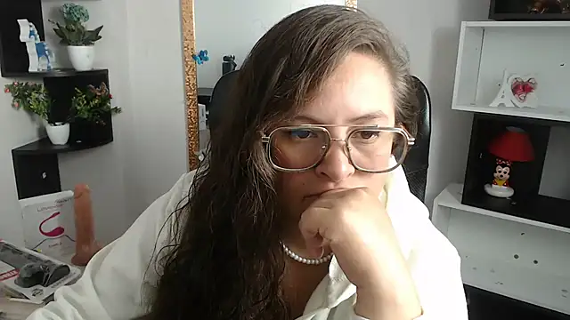 SaraThomso online show from 03.11.25