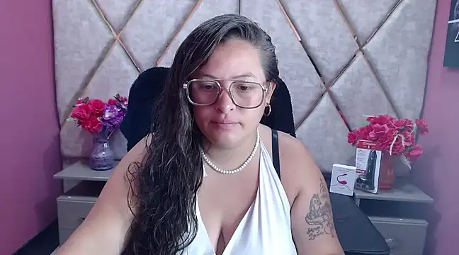 SaraThomso online show from 03.13.25