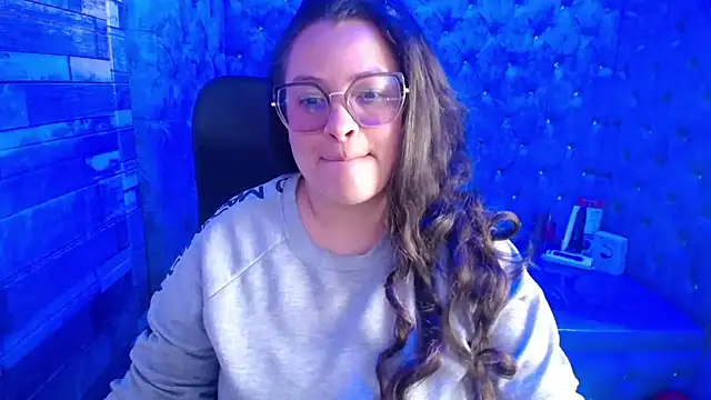 SaraThomso online show from 09.18.25