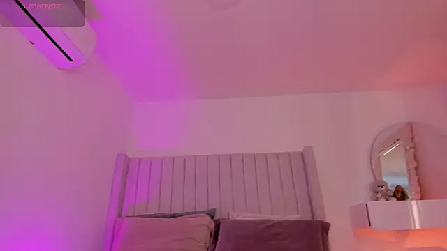 Snapshot of Shelynna_azzul chatting on 02.21.26 Shelynna azzul online show from 02.21.26