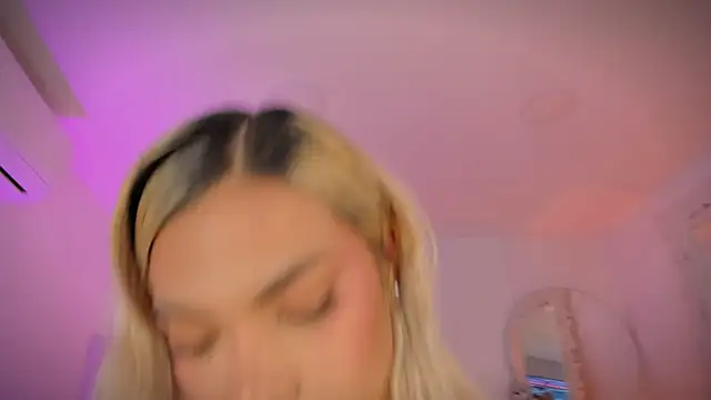 Snapshot of Shelynna_azzul chatting on 02.27.26 Shelynna azzul online show from 02.27.26