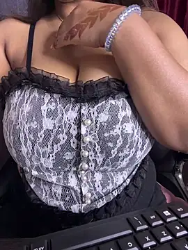 Snapshot of Ritu-Babe chatting on 01.05.26 Ritu-Babe online show from 01.05.26