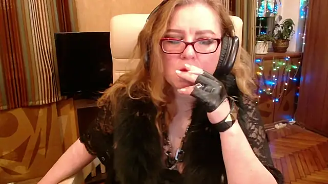 Miss Tress online show from 04.10.26