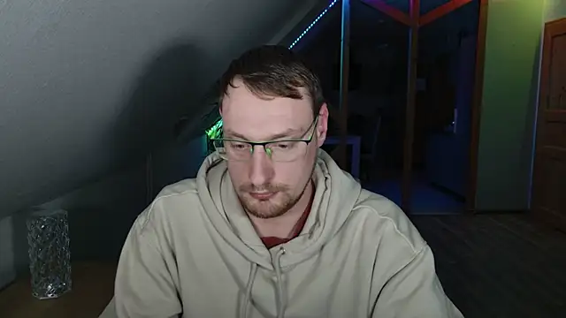 Snapshot of Relsxboy chatting on 03.05.25 Relsxboy online show from 03.05.25