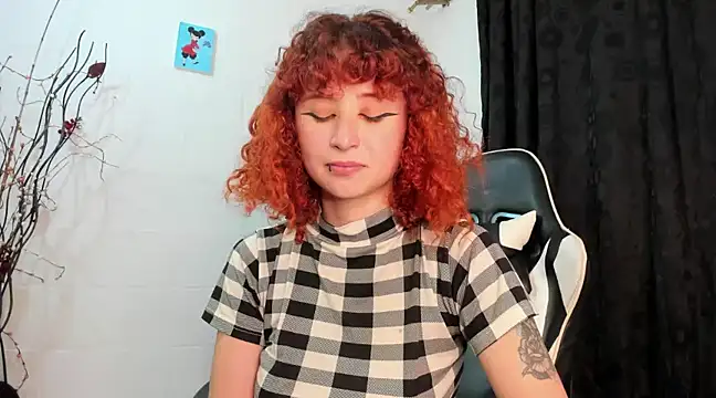 Snapshot of valent_27 chatting on 12.12.24 valent 27 online show from 12.12.24