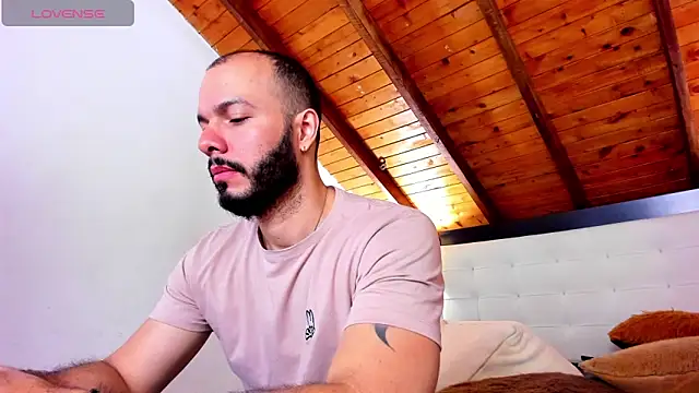 Tom Bailey online show from 10.28.25