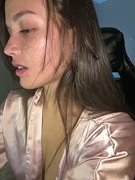 MisFrekcles  online show from 10.14.25