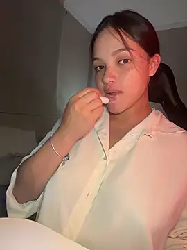 MisFrekcles  online show from 07.12.26