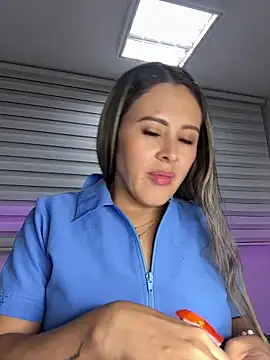 ALONDRAMILF online show from 02.02.25