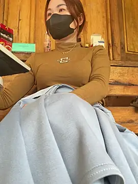 Snapshot of Emily_9xx chatting on 03.06.25 Emily 9xx online show from 03.06.25