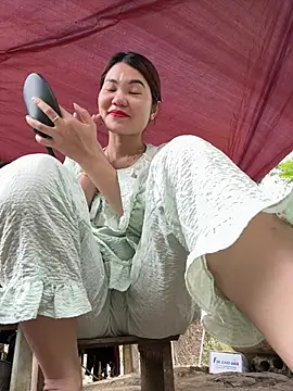 Snapshot of Emily_9xx chatting on 03.08.25 Emily 9xx online show from 03.08.25