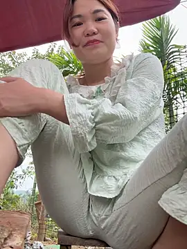 Snapshot of Emily_9xx chatting on 03.08.25 Emily 9xx online show from 03.08.25