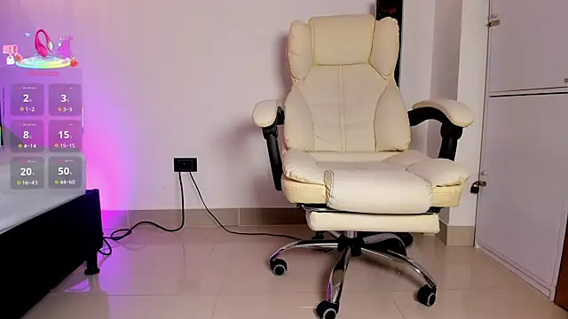 AllisonRoberts  online show from 10.06.25