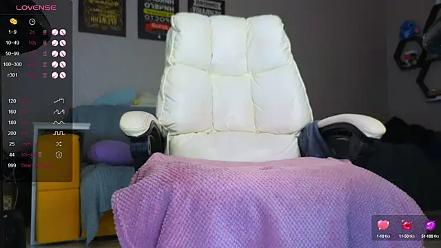 Snapshot of _Queen_lady_ chatting on 09.28.25  Queen lady  online show from 09.28.25