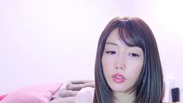 Snapshot of xx_natsumegu_xx chatting on 10.24.25 xx natsumegu xx online show from 10.24.25