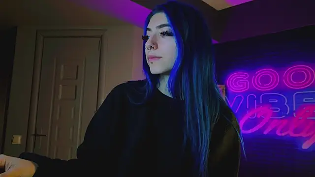 Snapshot of AriaVoss chatting on 12.09.24 AriaVoss online show from 12.09.24