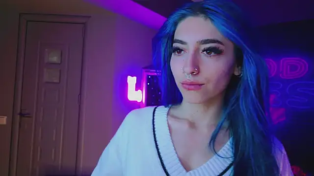 Snapshot of AriaVoss chatting on 12.19.24 AriaVoss online show from 12.19.24