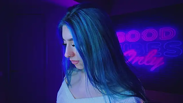 Snapshot of AriaVoss chatting on 12.22.24 AriaVoss online show from 12.22.24