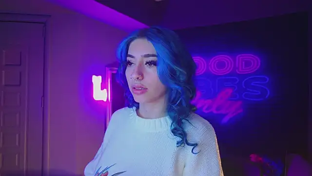 Snapshot of AriaVoss chatting on 12.29.24 AriaVoss online show from 12.29.24