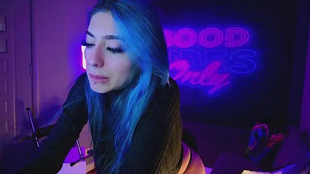 Snapshot of AriaVoss chatting on 01.08.25 AriaVoss online show from 01.08.25