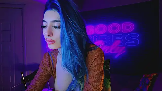 Snapshot of AriaVoss chatting on 01.19.25 AriaVoss online show from 01.19.25