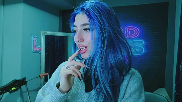 Snapshot of AriaVoss chatting on 01.21.25 AriaVoss online show from 01.21.25