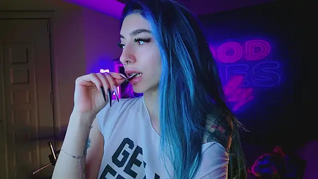 Snapshot of AriaVoss chatting on 01.23.25 AriaVoss online show from 01.23.25