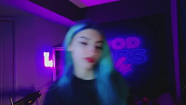 Snapshot of AriaVoss chatting on 01.26.25 AriaVoss online show from 01.26.25