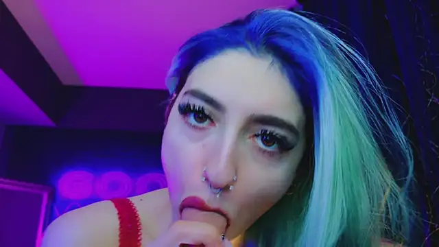 Snapshot of AriaVoss chatting on 01.26.25 AriaVoss online show from 01.26.25