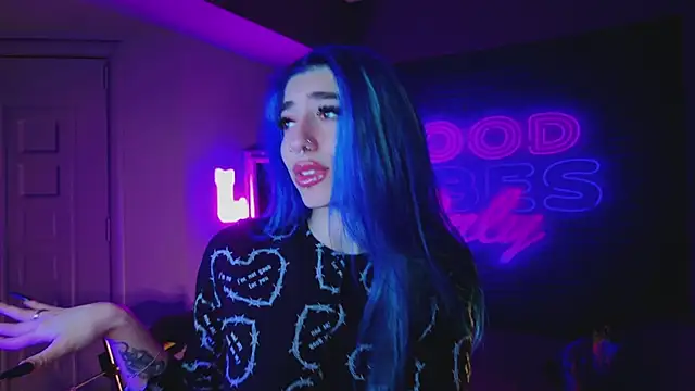 Snapshot of AriaVoss chatting on 01.28.25 AriaVoss online show from 01.28.25