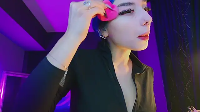 Snapshot of AriaVoss chatting on 01.31.25 AriaVoss online show from 01.31.25