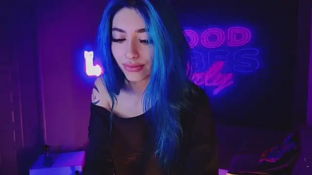 Snapshot of AriaVoss chatting on 02.07.25 AriaVoss online show from 02.07.25