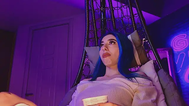 Snapshot of AriaVoss chatting on 02.12.25 AriaVoss online show from 02.12.25