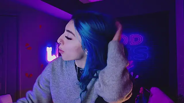 Snapshot of AriaVoss chatting on 02.15.25 AriaVoss online show from 02.15.25