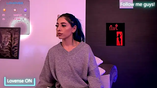 Snapshot of AriaVoss chatting on 09.26.25 AriaVoss online show from 09.26.25