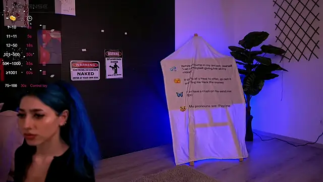 Snapshot of AriaVoss chatting on 11.07.25 AriaVoss online show from 11.07.25