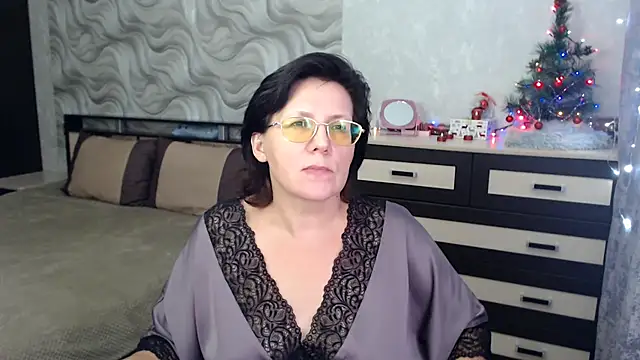 Snapshot of VitaCharm chatting on 01.13.25 VitaCharm online show from 01.13.25