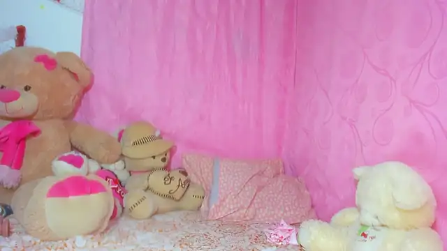 Snapshot of Dana_Jeins chatting on 10.19.25 Dana Jeins online show from 10.19.25