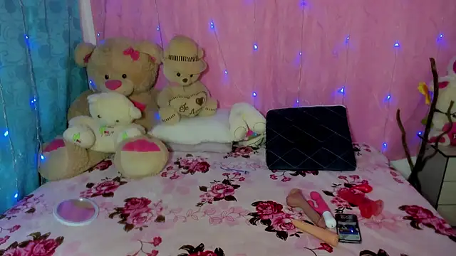 Snapshot of Dana_Jeins chatting on 11.29.25 Dana Jeins online show from 11.29.25