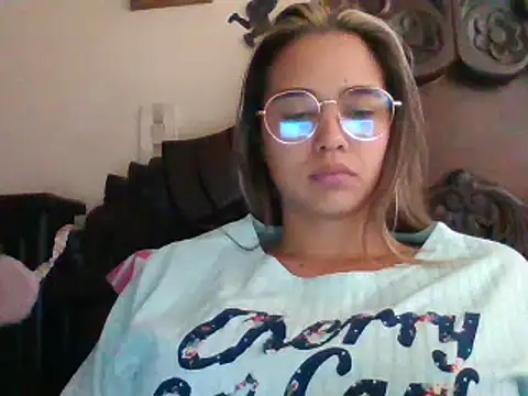 Snapshot of trianabell chatting on 01.20.25 trianabell online show from 01.20.25