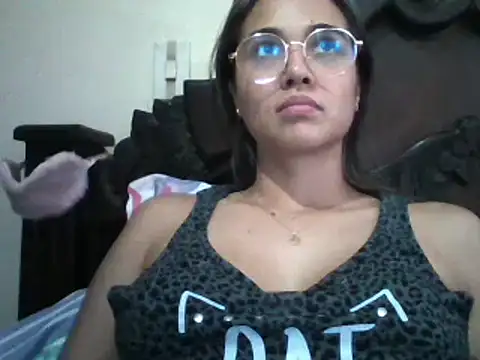 Snapshot of trianabell chatting on 01.22.25 trianabell online show from 01.22.25