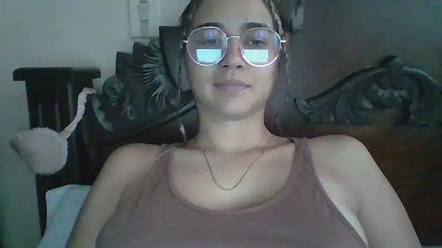 Snapshot of trianabell chatting on 11.01.25 trianabell online show from 11.01.25