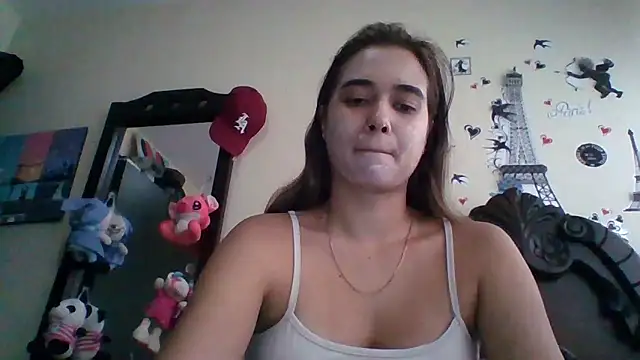 Snapshot of trianabell chatting on 11.06.25 trianabell online show from 11.06.25