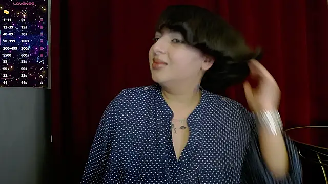 Snapshot of BustyAllyy chatting on 11.16.25 BustyAllyy online show from 11.16.25