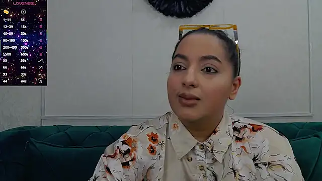 Snapshot of BustyAllyy chatting on 11.21.25 BustyAllyy online show from 11.21.25