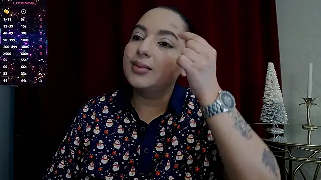 Snapshot of BustyAllyy chatting on 11.27.25 BustyAllyy online show from 11.27.25