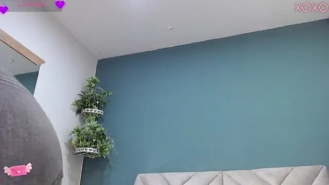 Snapshot of SharisWillian chatting on 09.18.25 SharisWillian online show from 09.18.25