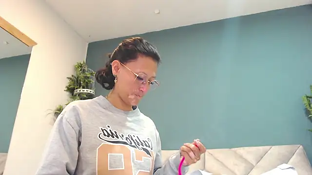 SharisWillian online show from 04.08.26